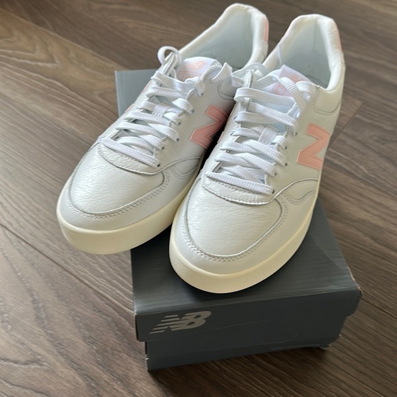 New Balance 300 Court Sneaker - Picture 1 of 4